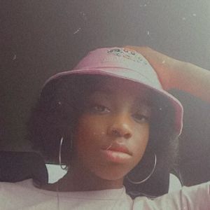 Meet your Posher, Ajeá